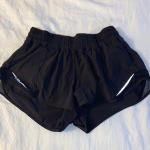 lululemon Hotty Hot 2.5, size 6, black